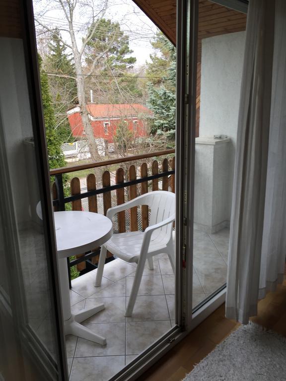 Siraly Apartman Balatonfůzfő Δωμάτιο φωτογραφία