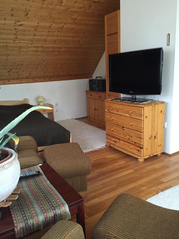 Siraly Apartman Balatonfůzfő Δωμάτιο φωτογραφία