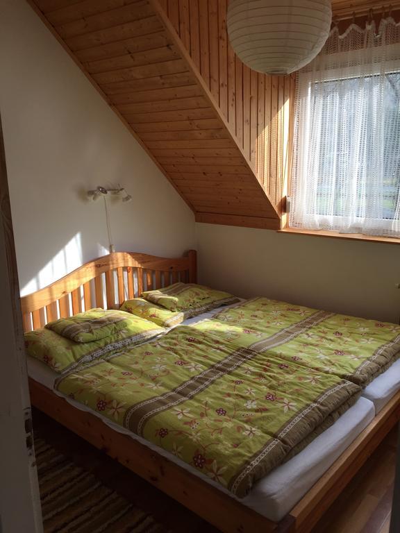 Siraly Apartman Balatonfůzfő Δωμάτιο φωτογραφία