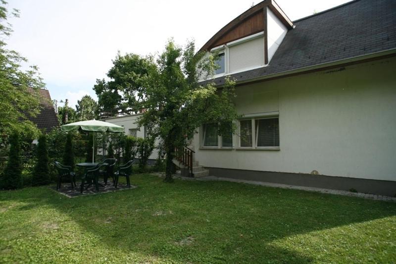 Siraly Apartman Balatonfůzfő Εξωτερικό φωτογραφία
